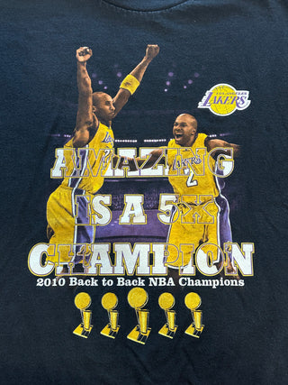 Los Angeles Lakers 5X Champions Kobe Bryant Derek Fischer Tshirt Sz XL (MTS1)
