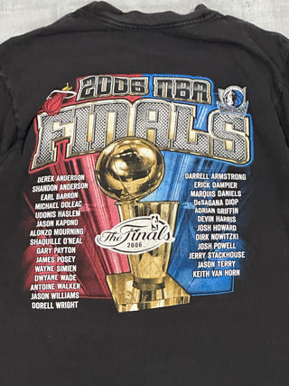 2006 NBA Finals Heat vs. Mavericks Tshirt size Small