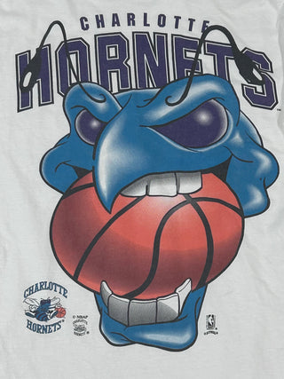 Charlotte Hornets Big Bug Tshirt Sz L (C)
