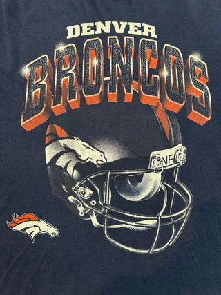 Broncos Big Helmet Tshirt size L