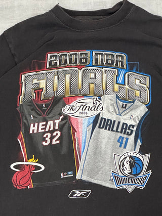 2006 NBA Finals Heat vs. Mavericks Tshirt size Small