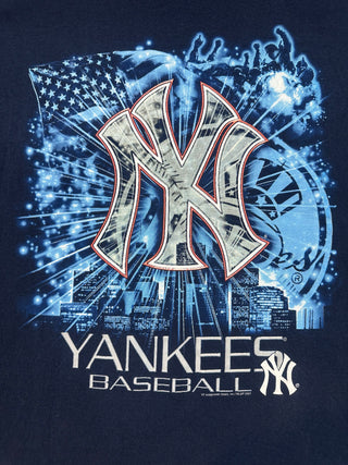 2001 Yankees Skyline Tshirt size XL