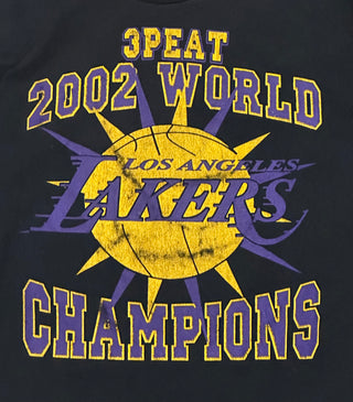 2002 3 Peat Lakers Parking Lot Tshirt XL