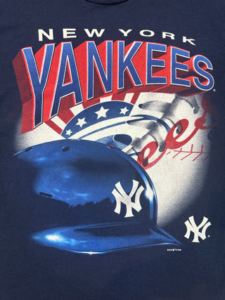 1999 Yankees Helmet Tshirt size M