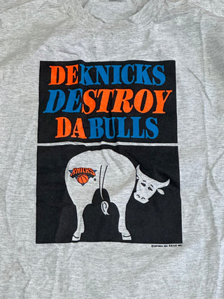 1993 DeKnicks Destroy DaBulls Tshirt size XL (knicks logo)
