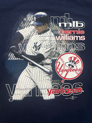 1999 Yankees Bernie Williams Tshirt size Medium