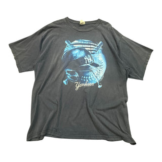 Yankees Helmet Tshirt size 2X