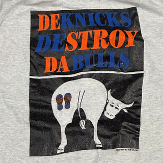 1993 Knicks DeStroy DaBulls Tshirt size XL (Foot Print)