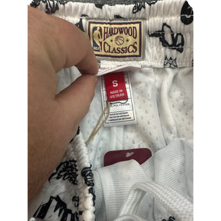 M&N Knicks Graffiti Shorts size Small