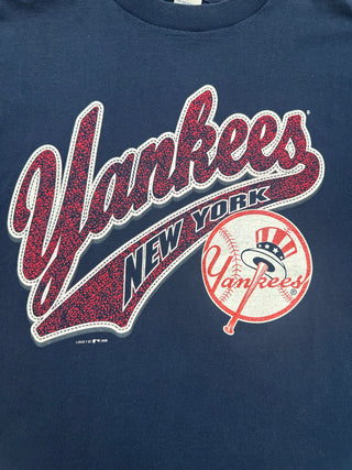 1998 Yankees Script Tshirt size L