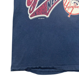 1998 Yankees Script Tshirt size L