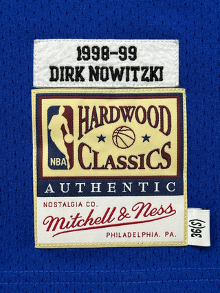 M&N Authentic Mavericks Dirk Nowitzki Jersey size 36/Small