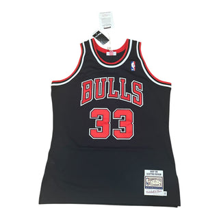 Authentic Bulls Scottie Pippen Jersey size 44/L (T)