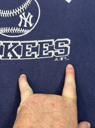 Adidas Yankees Faded Tshirt size M