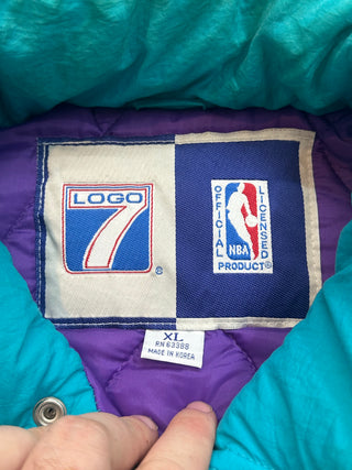 90s Charlotte Hornets Heavyweight Jacket size XL