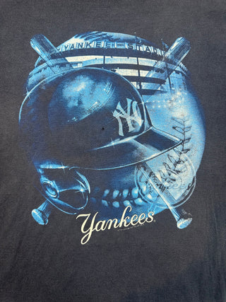 Yankees Helmet Tshirt size 2X