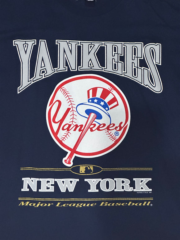 Yankees Big Print Tshirt size XL