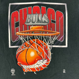 90s Chicago Bulls basketball hoop graphic tee size L